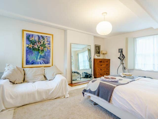 Double bedroom | Middle House, Steyning