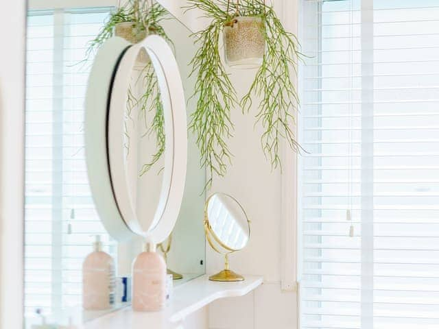 Bathroom | Middle House, Steyning