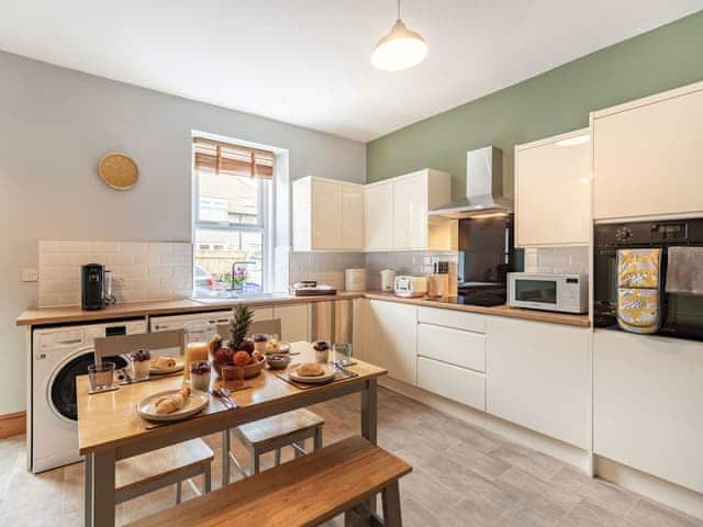 Kitchen/diner | Cygnet Cottage, Seahouses