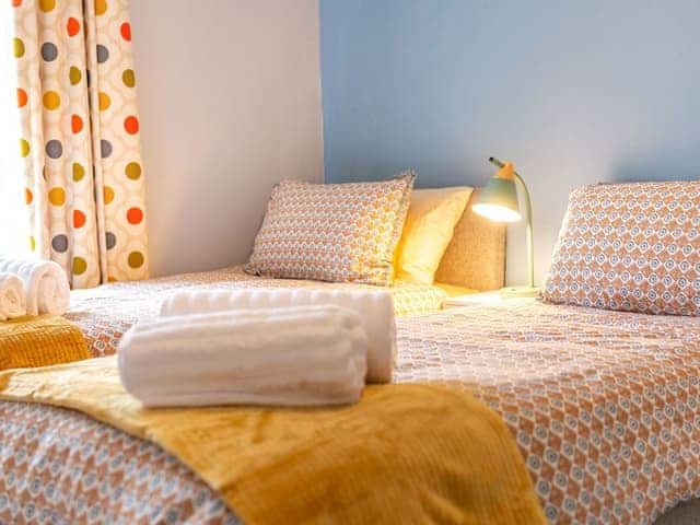 Twin bedroom | Cygnet Cottage, Seahouses