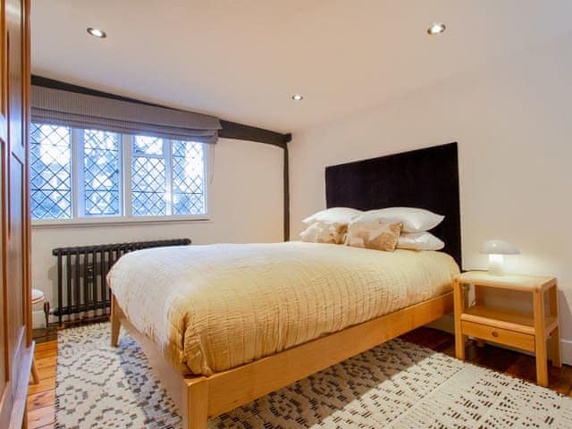 Double bedroom | 4 Priory Row - Priory Cottages, Coventry