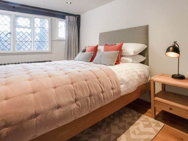 Double bedroom | 6 Priory Row - Priory Cottages, Coventry