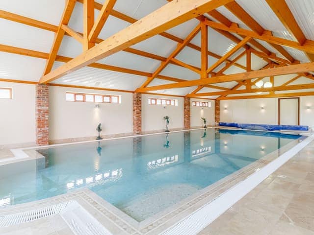 Swimming pool | Granary Barn - Wash Farm Barns, Banham