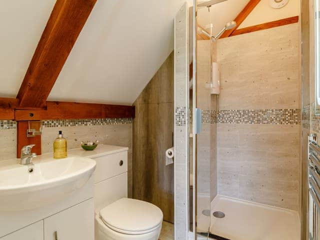 Shower room | Granary Barn - Wash Farm Barns, Banham