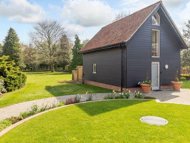 Exterior | Granary Barn - Wash Farm Barns, Banham