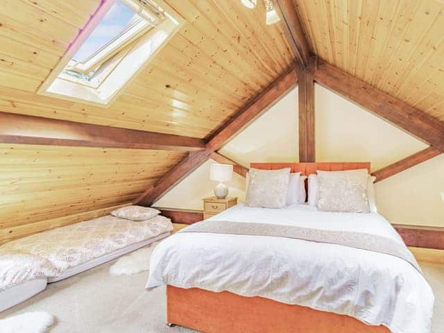 Bedroom | Cedar Barn - Wash Farm Barns, Banham