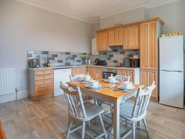 Dining Area | Oak - Woodside Apartments, Bideford