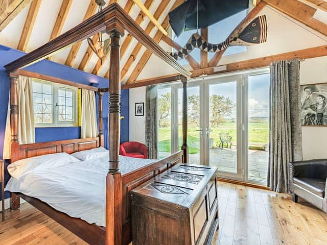 Four Poster bedroom | Mill House on the Brooks, Hardham