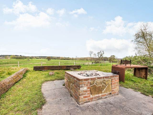 Built-in-BBQ | Mill House on the Brooks, Hardham