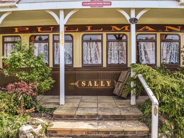 Exterior | ByewaysRailway Carriage, Selsey