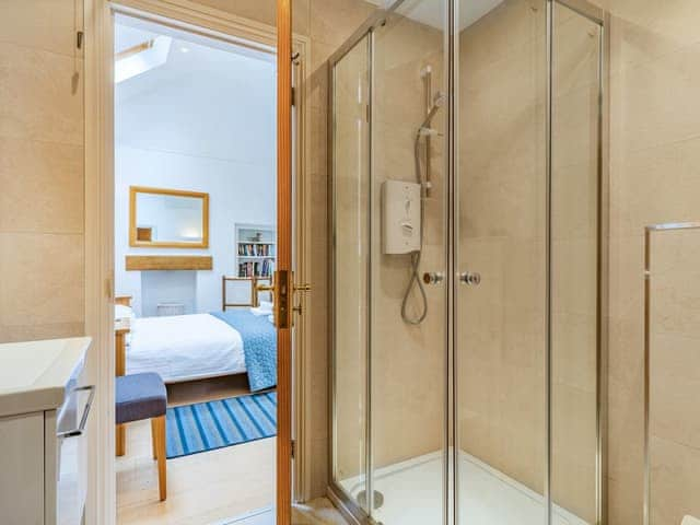 En-suite | Old Dairy, St Mawes