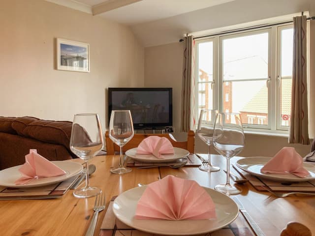 Living room/dining room | River Side, Whitby