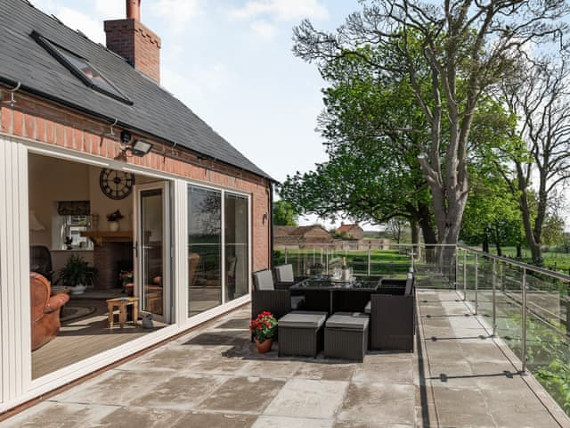 Patio | Lizzie&rsquo;s Cottage, Fordington