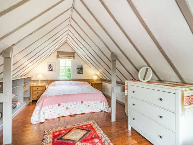 Double bedroom | Roo Cottage, Barns Green