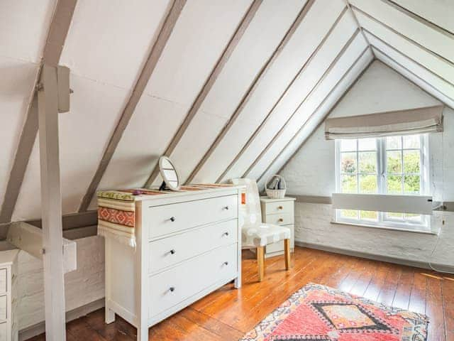 Double bedroom | Roo Cottage, Barns Green