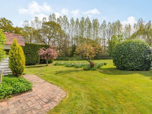 Garden and grounds | Roo Cottage, Barns Green