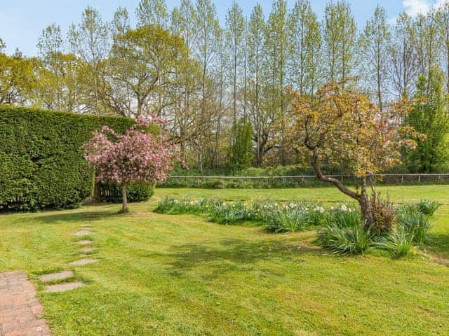 Garden and grounds | Roo Cottage, Barns Green