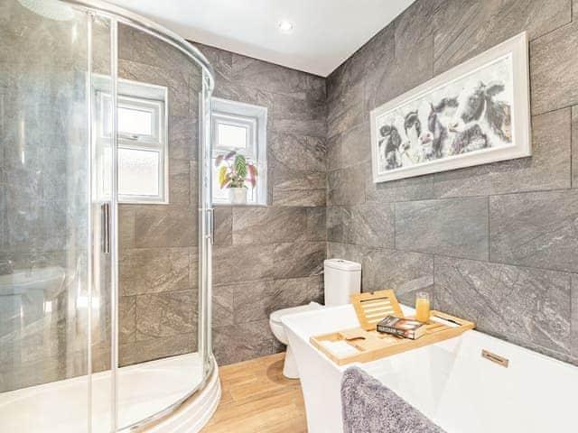 Bathroom | Spa Cottage, Bakewell