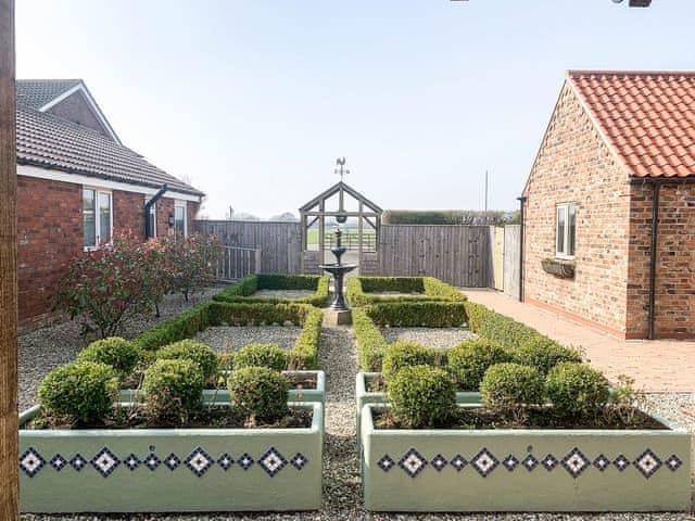 Holiday cottage entrance | The Stables - Meals Farm Cottages, North Somercotes, Mabelthorpe