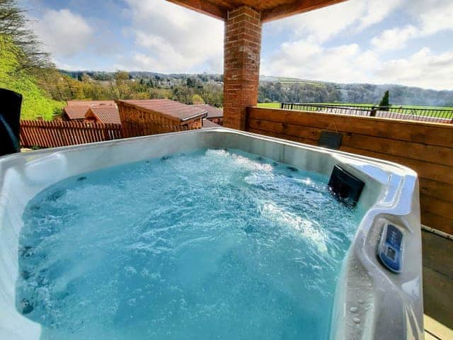 Hot tub | Arbeia Lodge - Vindomora Country Lodges, Ebchester, near Consett