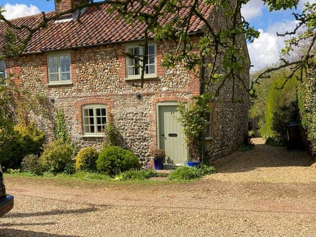 Exterior | Meadow Cottage, Helhoughton, near Fakenham