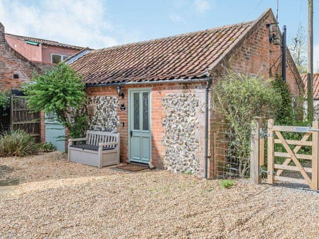 Exterior | Lucky Duck Cottage, Coltishall