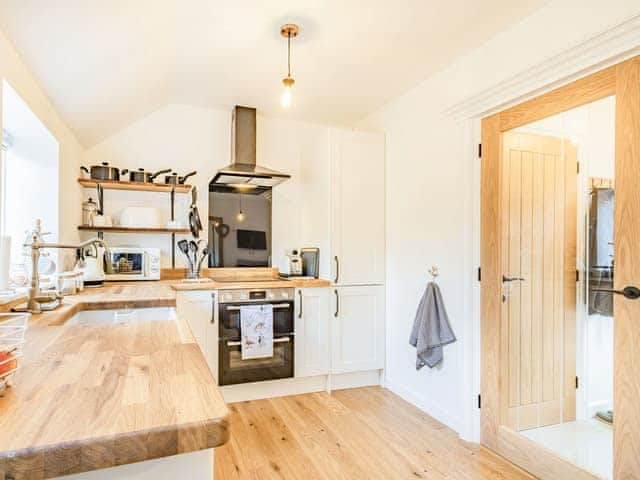 Kitchen | Lucky Duck Cottage, Coltishall