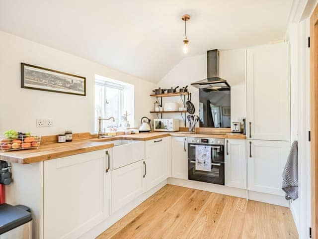 Kitchen | Lucky Duck Cottage, Coltishall