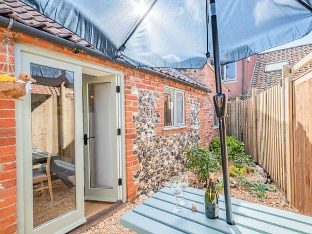 Courtyard | Lucky Duck Cottage, Coltishall