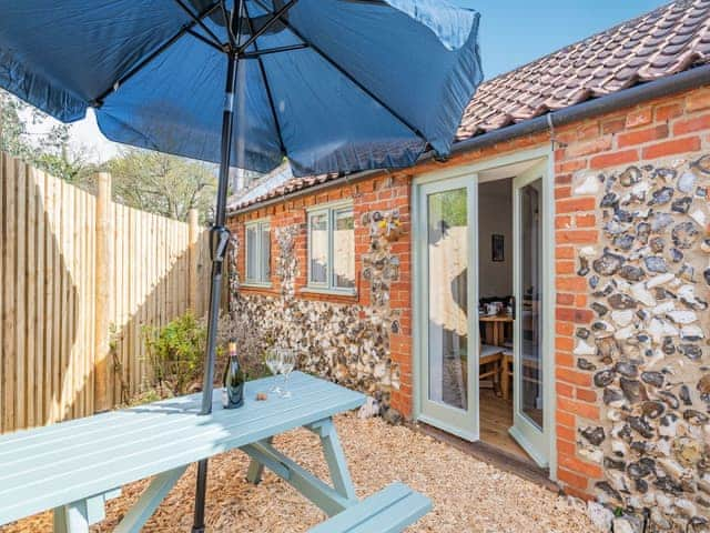 Courtyard | Lucky Duck Cottage, Coltishall