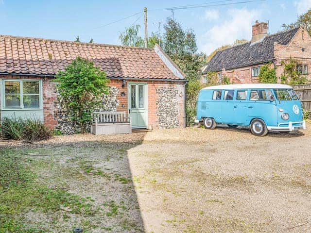 Parking | Lucky Duck Cottage, Coltishall