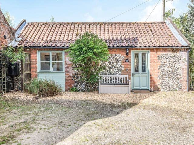 Exterior | Lucky Duck Cottage, Coltishall