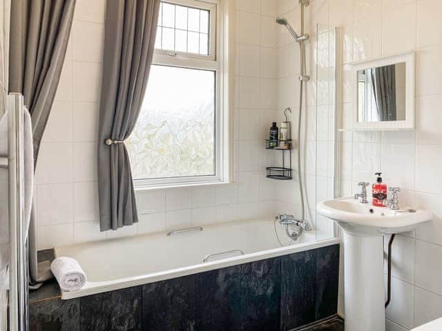 Bathroom | The Garden House, Folkestone