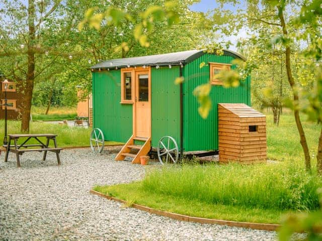 Samlesbury Hall Huts - Samlesbury Hall Glamping, Preston