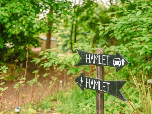 Samlesbury Hall Huts - Samlesbury Hall Glamping, Preston