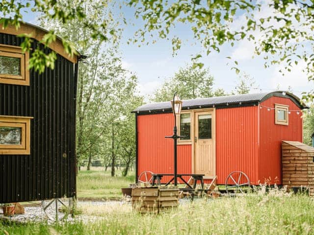 Samlesbury Hall Huts - Samlesbury Hall Glamping, Preston