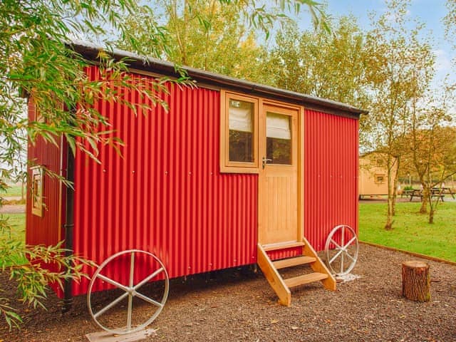 Samlesbury Hall Huts - Samlesbury Hall Glamping, Preston