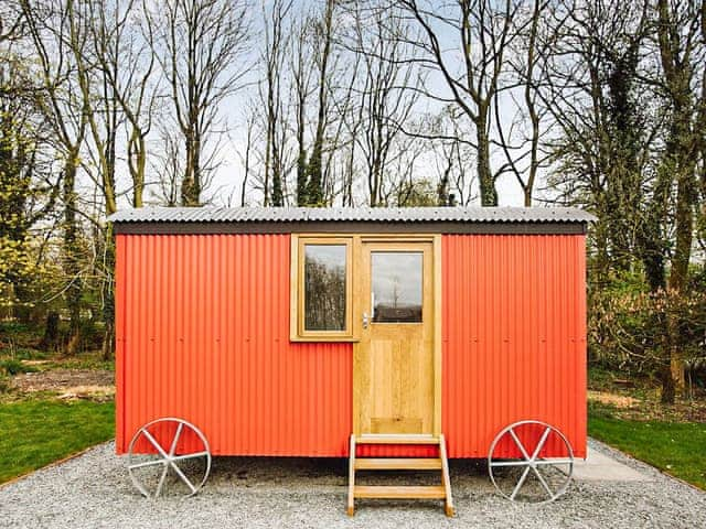 Samlesbury Hall Huts - Samlesbury Hall Glamping, Preston