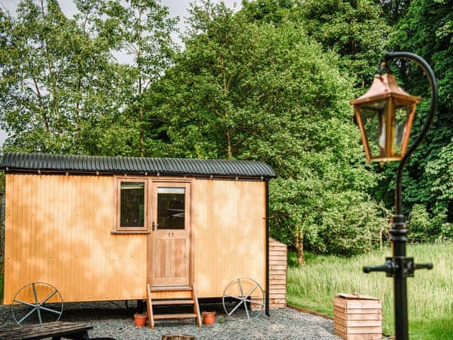 Samlesbury Hall Huts - Samlesbury Hall Glamping, Preston