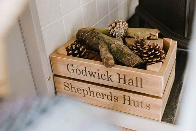 Norfolk Horn Hut - Goodwick Hall Retreats, Tittleshall, King&rsquo;s Lynn