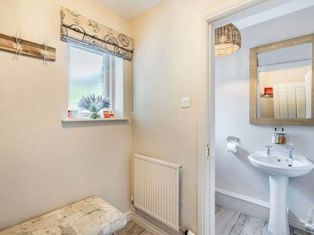 Cloakroom and toilet | Silver Howe View, Grasmere