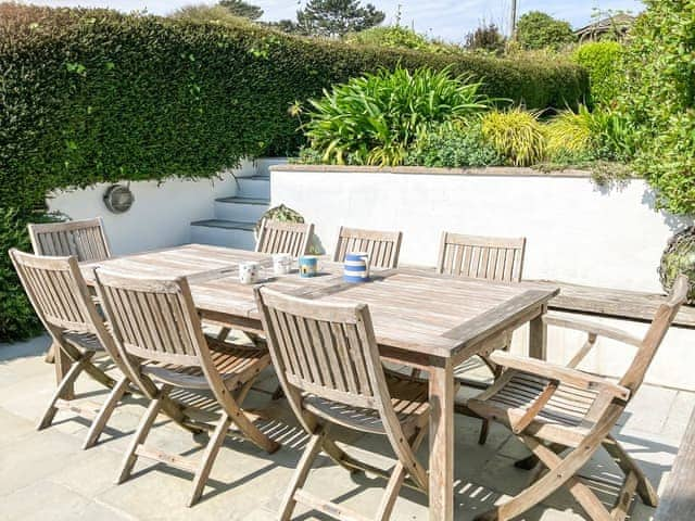 Outdoor eating area | Halcyon, St Mawes