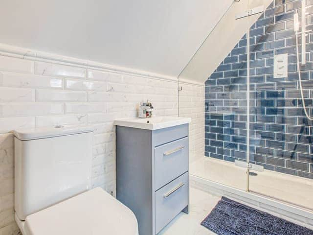 Bathroom | Portland House Apartment, Bournemouth