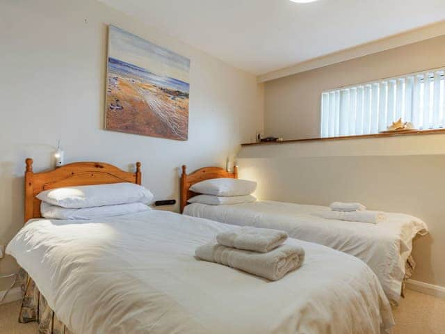 Twin bedroom | Puffin, Portscatho