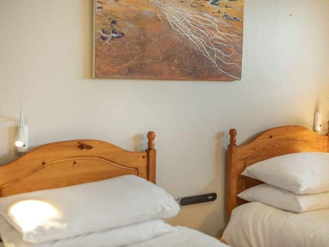 Twin bedroom | Puffin, Portscatho