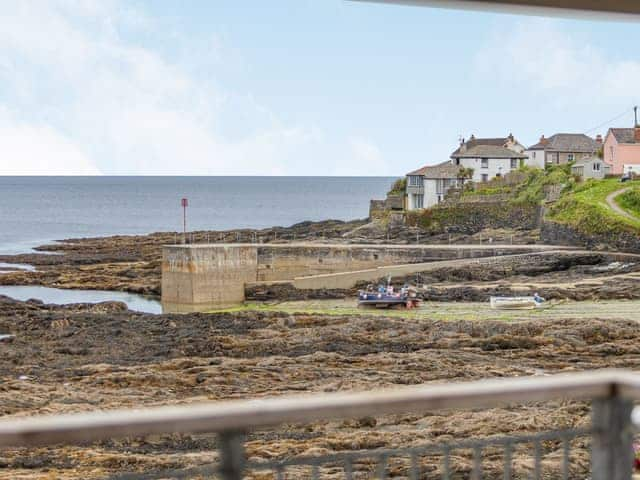 Balcony | Puffin, Portscatho