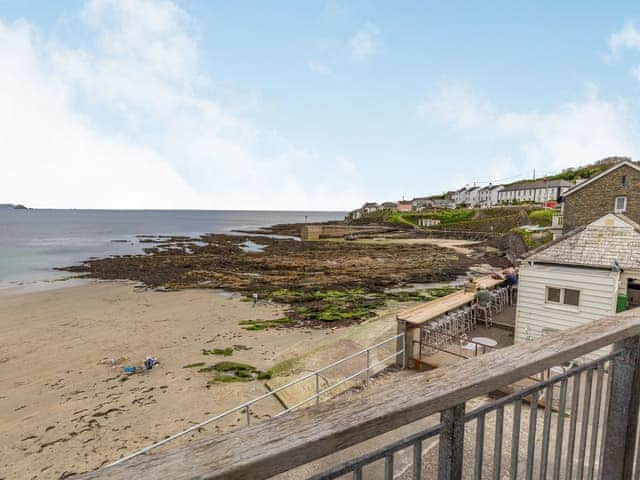 Balcony | Puffin, Portscatho