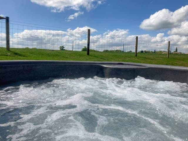 Hot tub | Sheepfold Cottage, Eccleshall, near Stafford