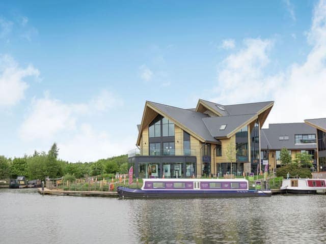 On-site amenities | Lavender Lodge, Mercia Marina, Willington