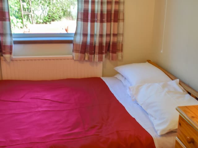 Typical double bedroom | The Vineries, Lands End, near Porthcurno